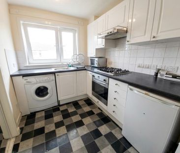1 bedroom ground floor flat to rent - Photo 2