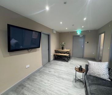 1 bedroom in a flat share to rent - Photo 4