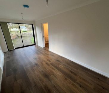 4 bedroom semi-detached house to rent - Photo 2