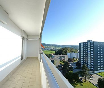 Sur les hauteurs de la Chaux-de-Fonds, ce 4.5 pièces vous attend ! - Photo 1