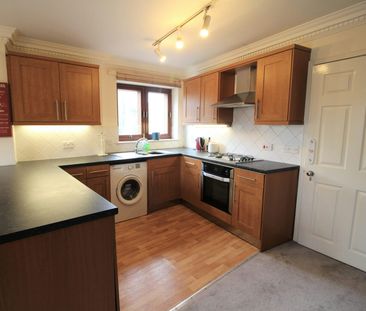 Flat to rent on - Photo 1