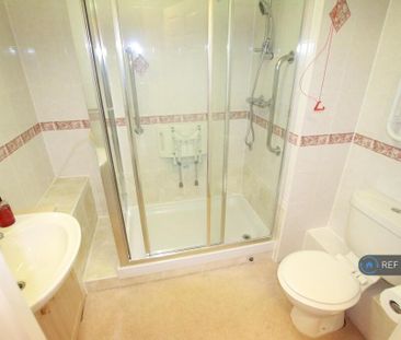 1 bedroom flat to rent - Photo 6