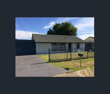 Charming Three-Bedroom Home in Ingle Farm – Perfect for Family Living! - Photo 6