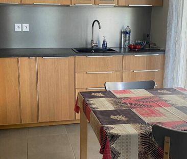 CUVRY-RESIDENCE RECENTE-F2 MEUBLE-CUISINE EQUIPEE-GARAGE - Photo 2