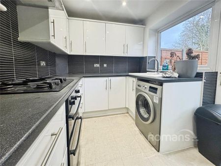 3 bedroom terraced house to rent - Photo 4