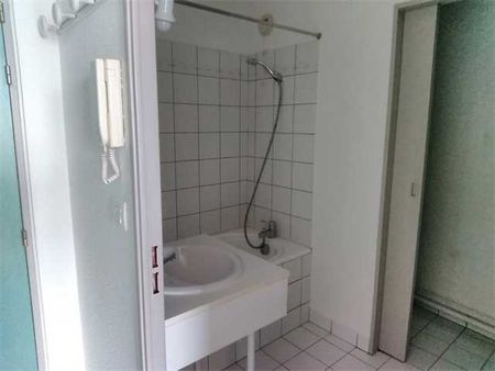 Location Appartement 1 pièce 22m² - Photo 2