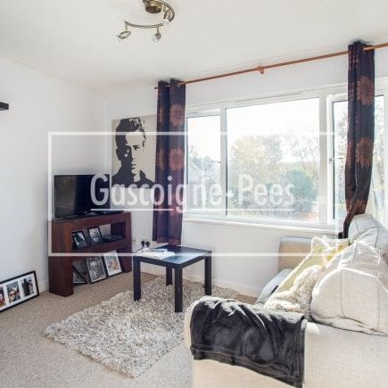 Pankhurst Road, Walton-on-Thames, KT12 - Photo 1