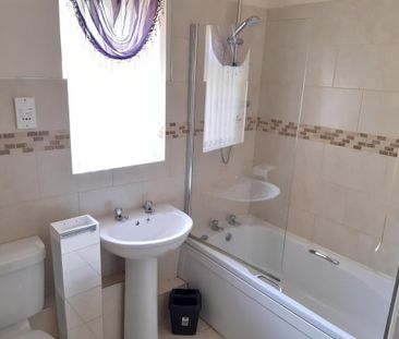 2 bedroom semi-detached house to rent - Photo 3