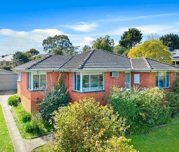 3 Bedroom Brick Veneer Home - 6 Month Lease - Photo 2