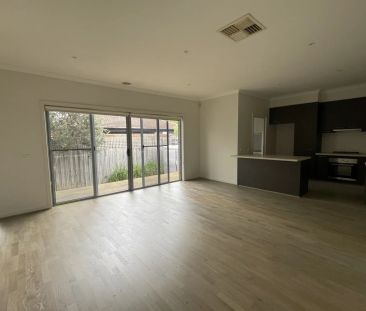 PRIME LOCATION | MODERN LIVING! - Photo 2