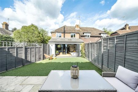 3 bedroom semi-detached house to rent - Photo 3