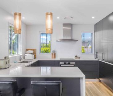 Family Home in Halswell! - Photo 2