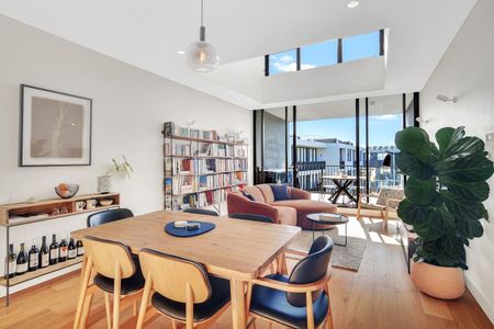 2 Bed + Study Penthouse with House Like Proportions - Photo 4