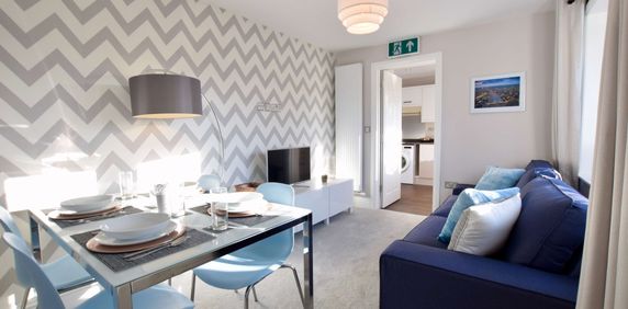 🌟Large Ensuite Room🌟 Bedroom A - Photo 2