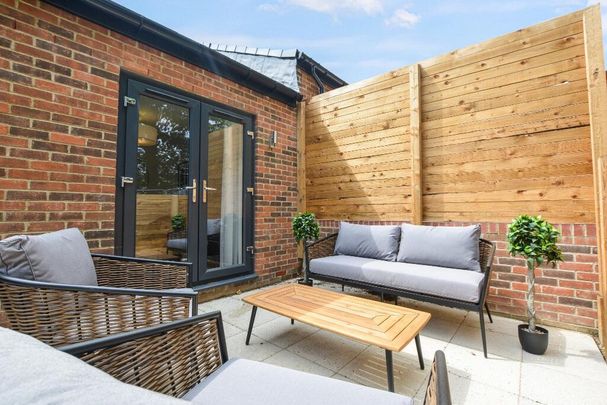 2 bedroom bungalow to rent - Photo 1