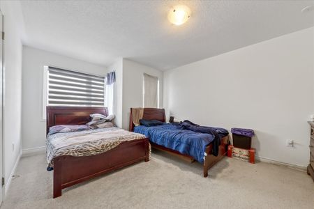 For Lease - 1419 Mockingbird Square, Pickering, Ontario - Photo 4