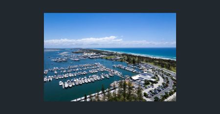 1 bedroom 1 bathroom unfurnished unit on the 7th floor with spectacular views of Main Beach and the Broadwater - Photo 4
