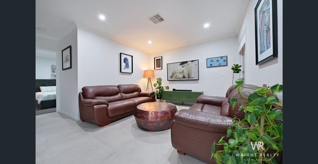 *Viewing Friday 13 February 1.00pm to 1.20pm* Please SMS Mary at Wright Realty on 0428 232 656 to confirm your attendance. - Photo 1