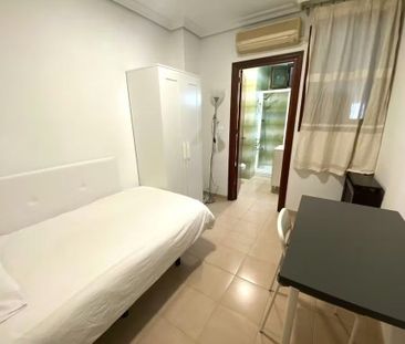 Calle Parras, Sevilla, Andalusia 41002 - Photo 3