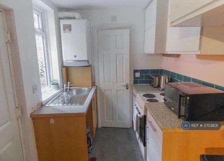 2 bedroom terraced house to rent - Photo 5