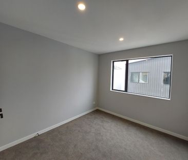 Exceptional 3-Level 4-Bedroom townhouse in Double Grammar Zone! - Photo 3