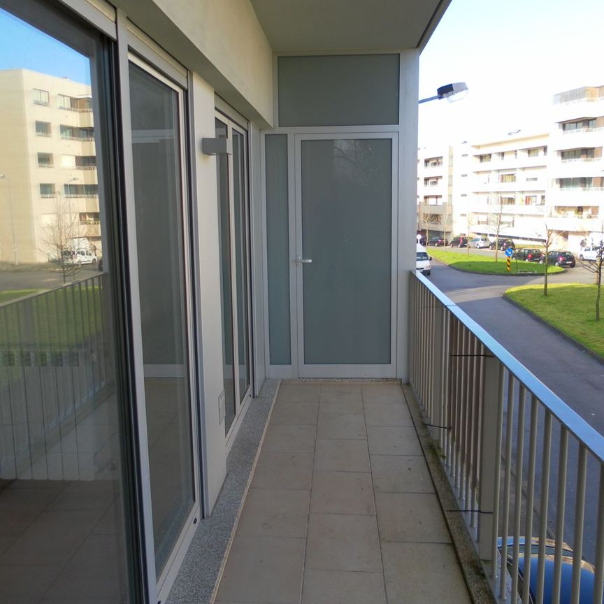 An T2 apartment with balconies and garage at 400m from the University of Minho in Braga - for rent - Photo 1
