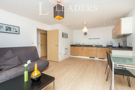 1 bedroom flat to rent - Photo 2