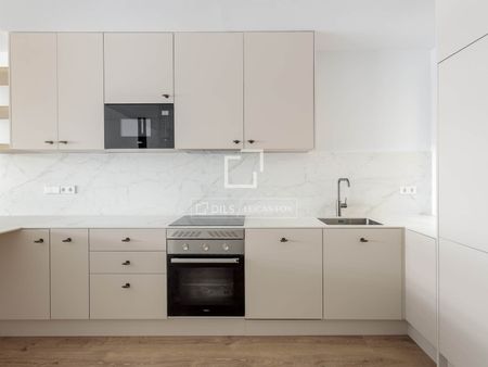 Excellent 3 Bedroom apartment for rent in Recoletos, Madrid - Photo 4