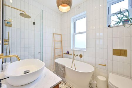 4 bedroom terraced house to rent - Photo 5