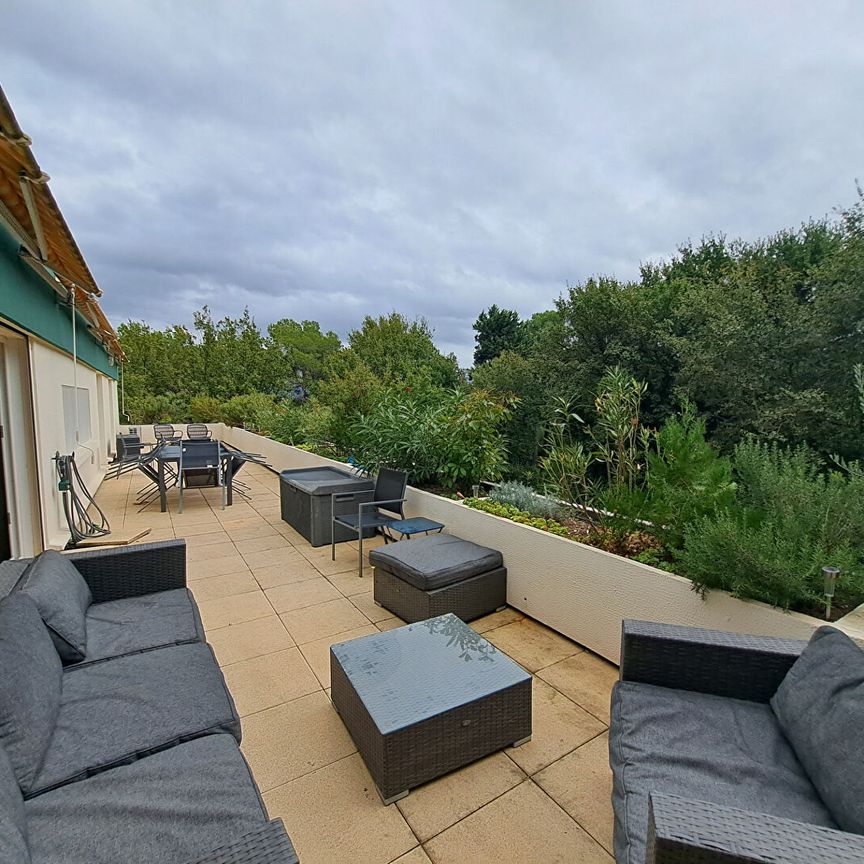 Appartement Villeneuve Les Avignon 4 pièce(s) 113.77 m2 - Bien d'Exception - Meublé, - Photo 1