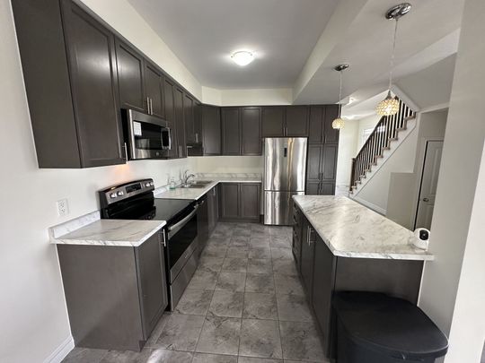 For Lease - 40 Kingsborough Dr Drive, Hamilton, Ontario - Photo 1