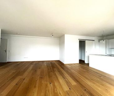 Neuwertige 2,5 Zimmerwohnung am Sedanplatz - Photo 1