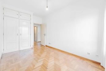 APARTAMENTO T2 NO ARNEIRO - CARCAVELOS