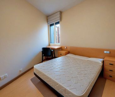 Piso de alquiler en Carrer Dels Jocs Florals, Sants - Photo 1