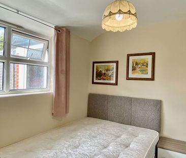 Room in a Shared House, Portswood Road, SO17 - Photo 5