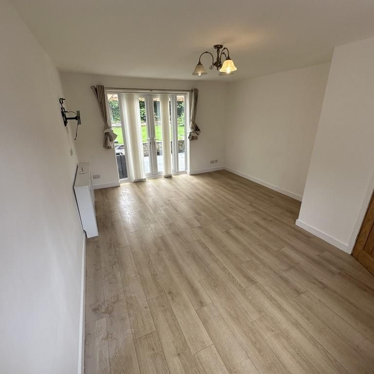 4 bedroom terraced house to rent - Photo 1