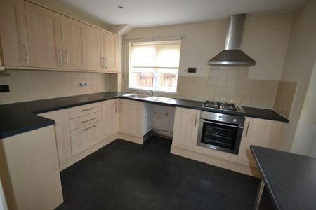 3 bedroom semi-detached house to rent - Photo 4