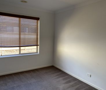 7 Edinburgh Court, SHEPPARTON VIC 3630 - Photo 2