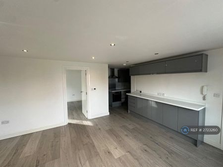 1 bedroom flat to rent - Photo 3