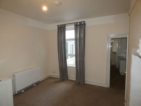 1 bed Studio Apartment - To Let - Photo 3