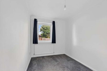Buckingham Walk, New Milton, BH25 - Photo 3