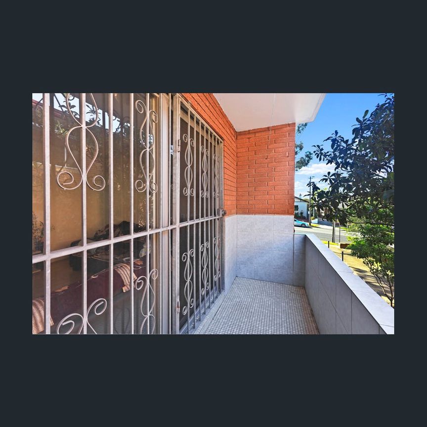 2/33 Bexley Road, Campsie, NSW 2194 - Photo 1