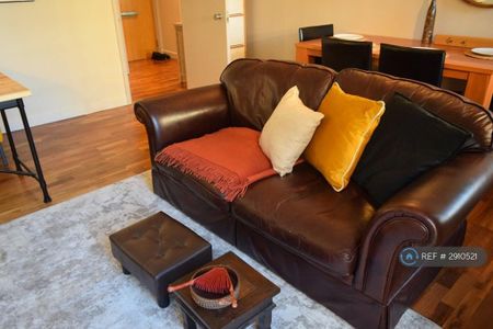 1 bedroom flat to rent - Photo 2