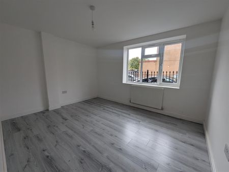 2 Beds - Apartment - - Photo 3