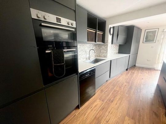 4 bedroom house to rent - Photo 1