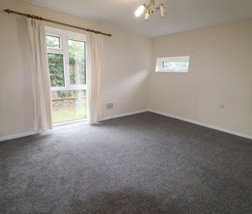 2 bedroom maisonette to rent - Photo 2