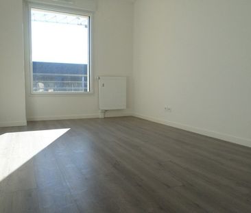 Location Appartement 2 pièces 47m² HONFLEUR 14600 - Photo 3