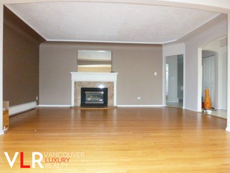 House in West Vancouver, BC - Photo 4