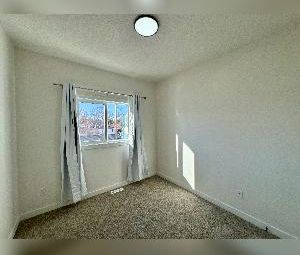 4 Bed 2.5 Bath Dbl Garage Upper Beacon Heights Edmonton - Photo 2