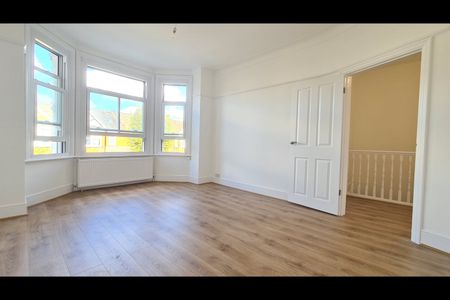 1 Bed Flat, Maidstone Road, N11 - Photo 2